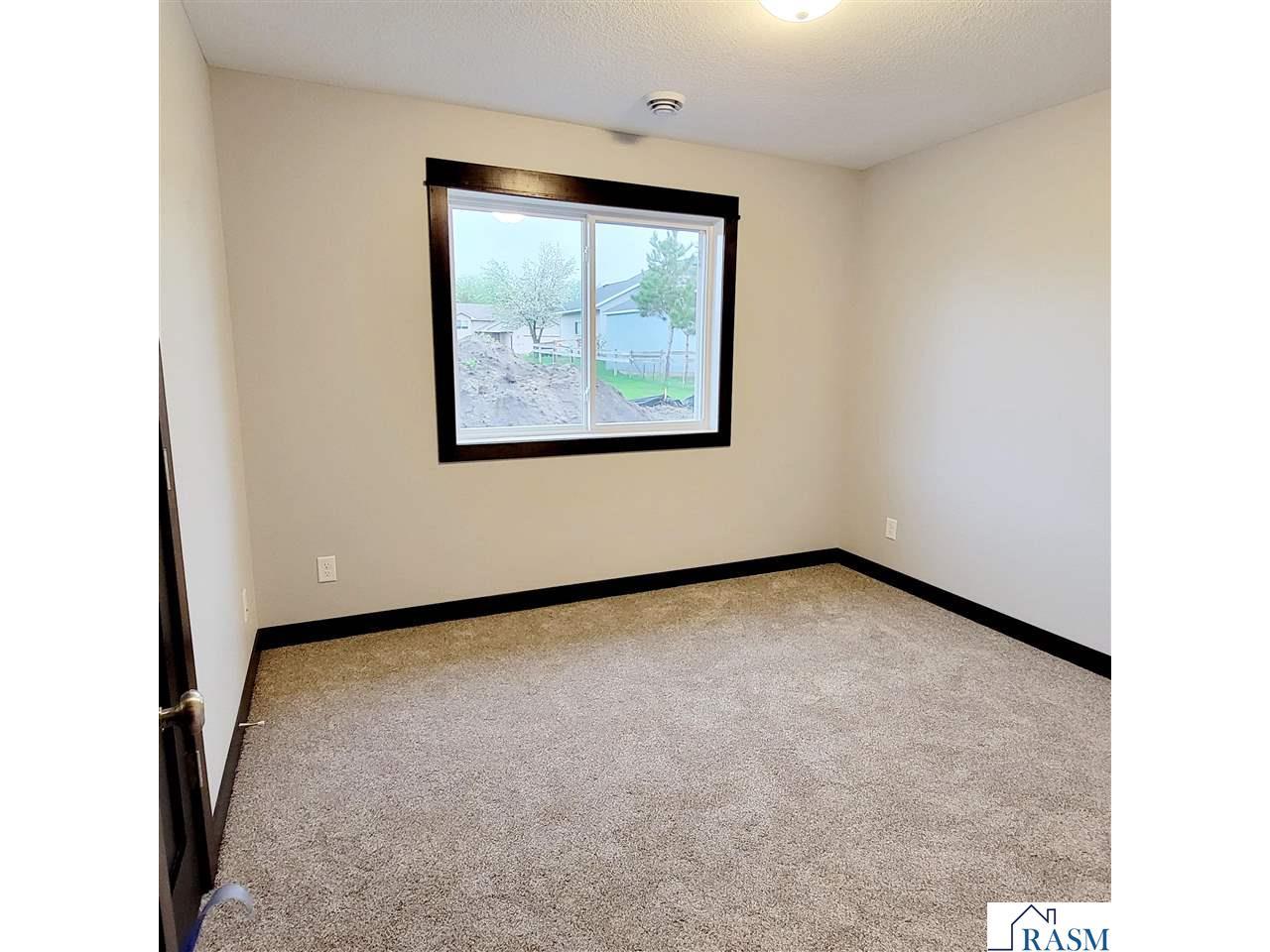 1066 Cullen Street Saint Peter MN 56082 7039965 image12