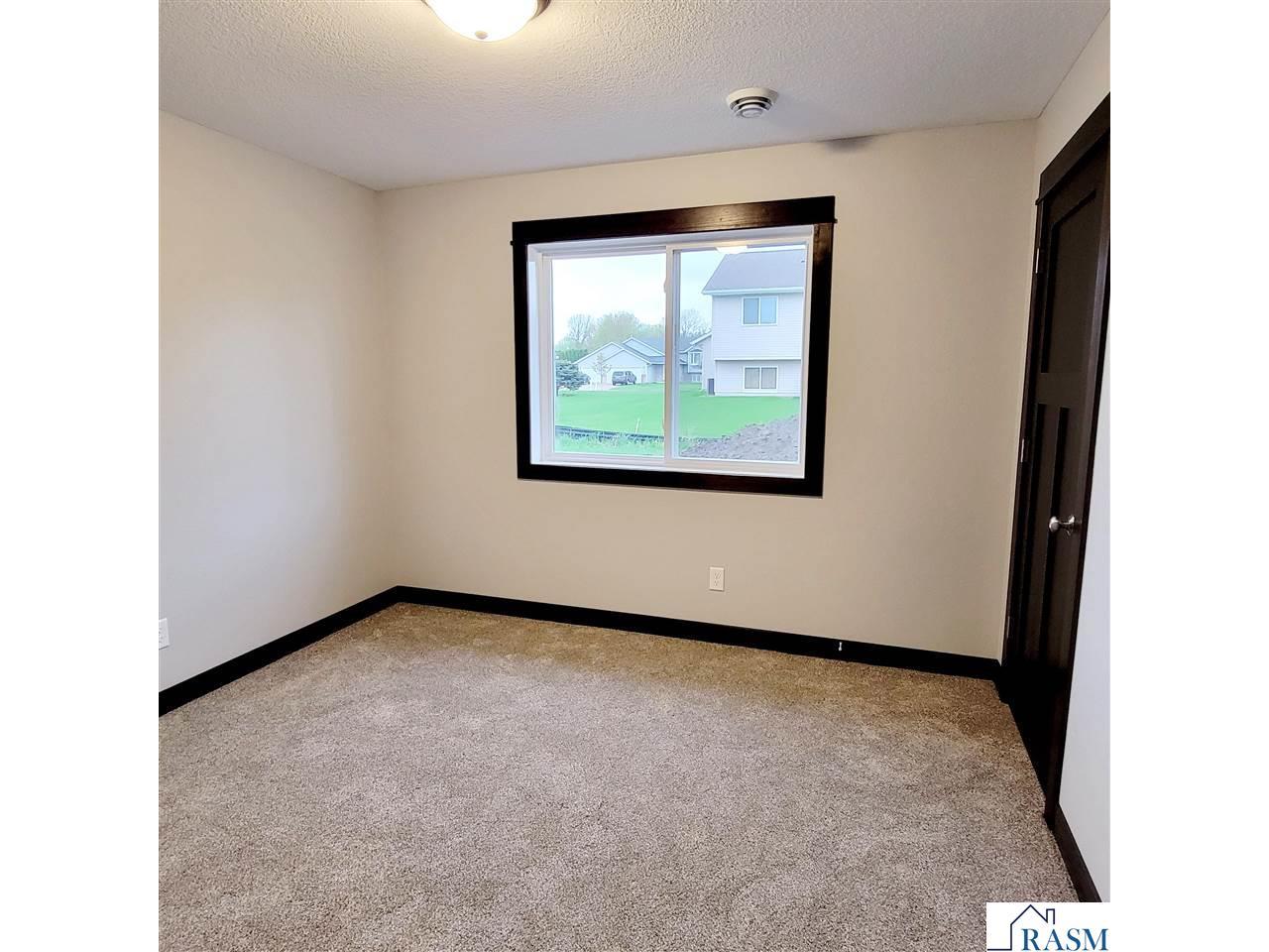 1088 Cullen Street Saint Peter MN 56082 7040031 image16
