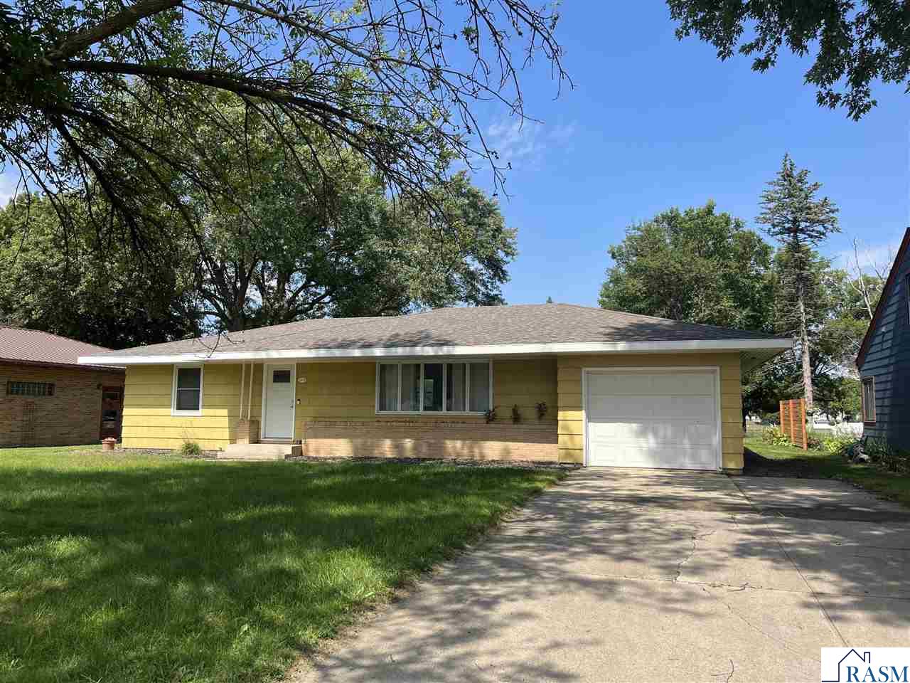 109 S 10th Avenue Saint James MN 56081 7038490 image1