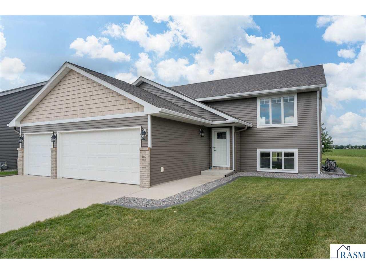 109 cypress Court Mankato MN 56001 267040614 image1