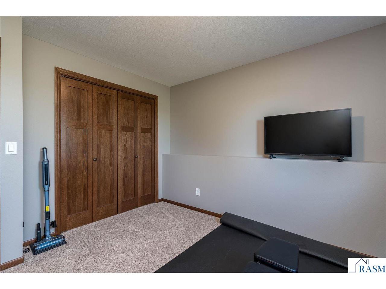 109 cypress Court Mankato MN 56001 267040614 image24