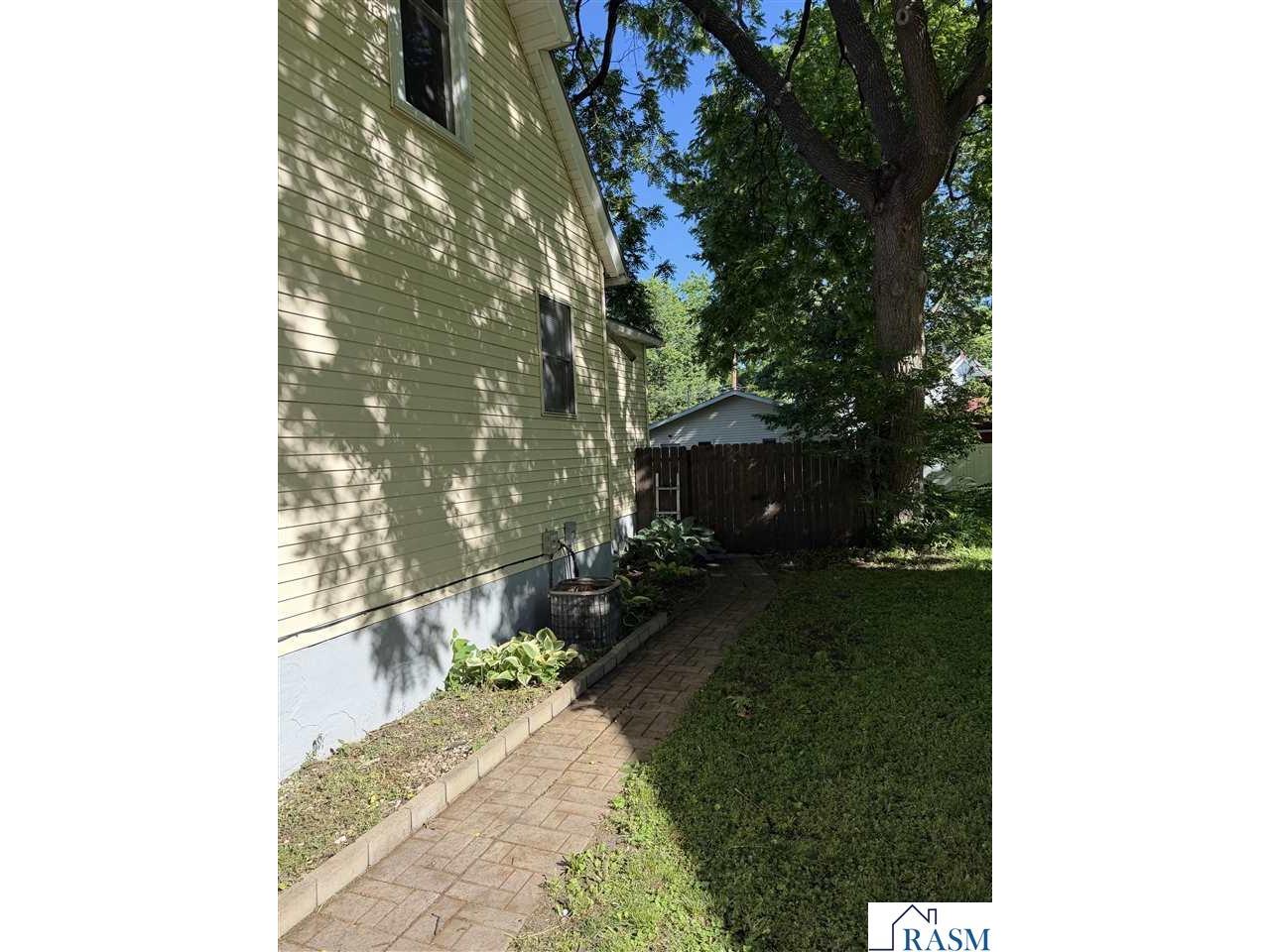 110 Van Brunt Street Mankato MN 56001 267040564 image14