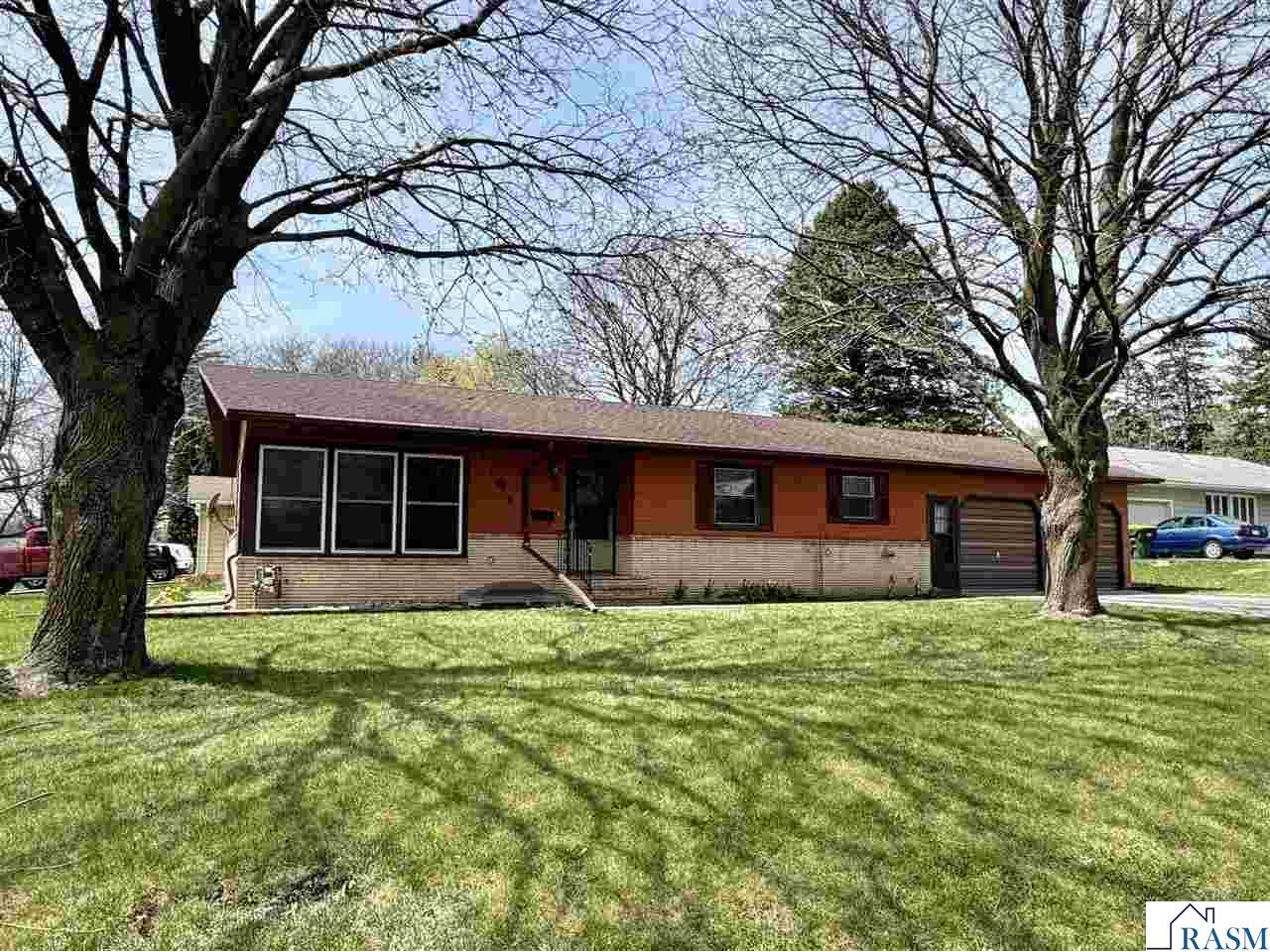 1101 N Armstrong Boulevard Saint James MN 56081 7040033 image1