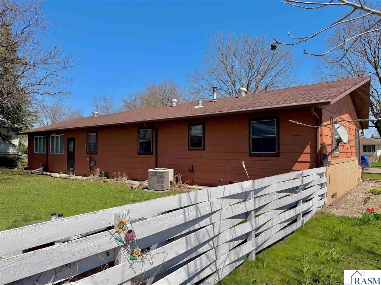 1101 N Armstrong Boulevard Saint James MN 56081 7040033 image4