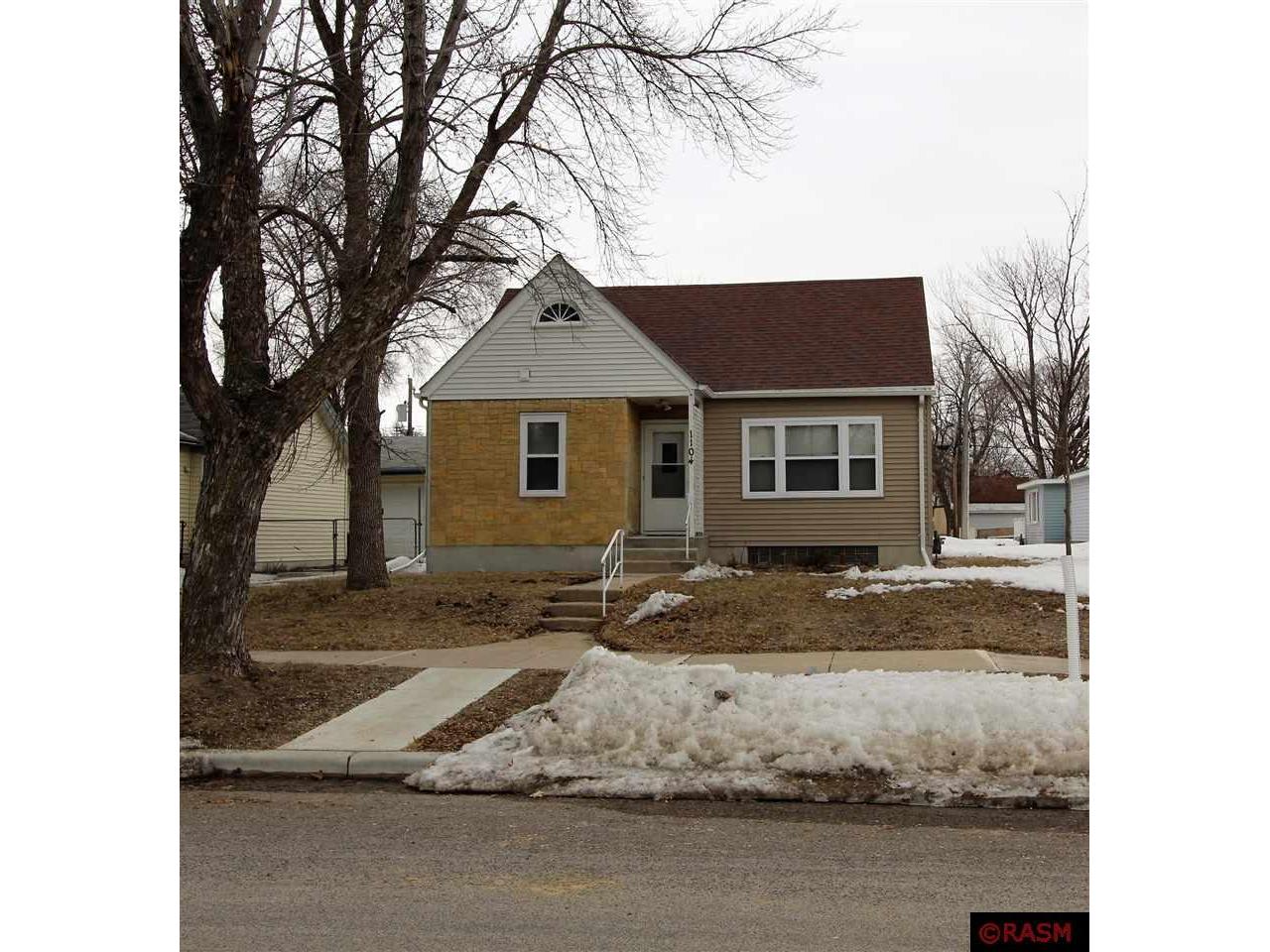 1104 N Jefferson New Ulm MN 56073 7031929 image1