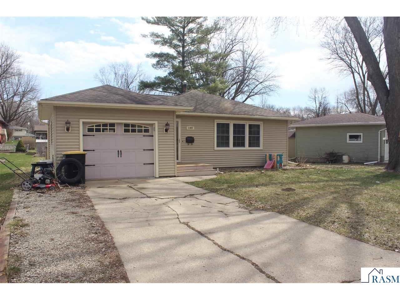 1109 S Moore Street Blue Earth MN 56013 7039900 image3