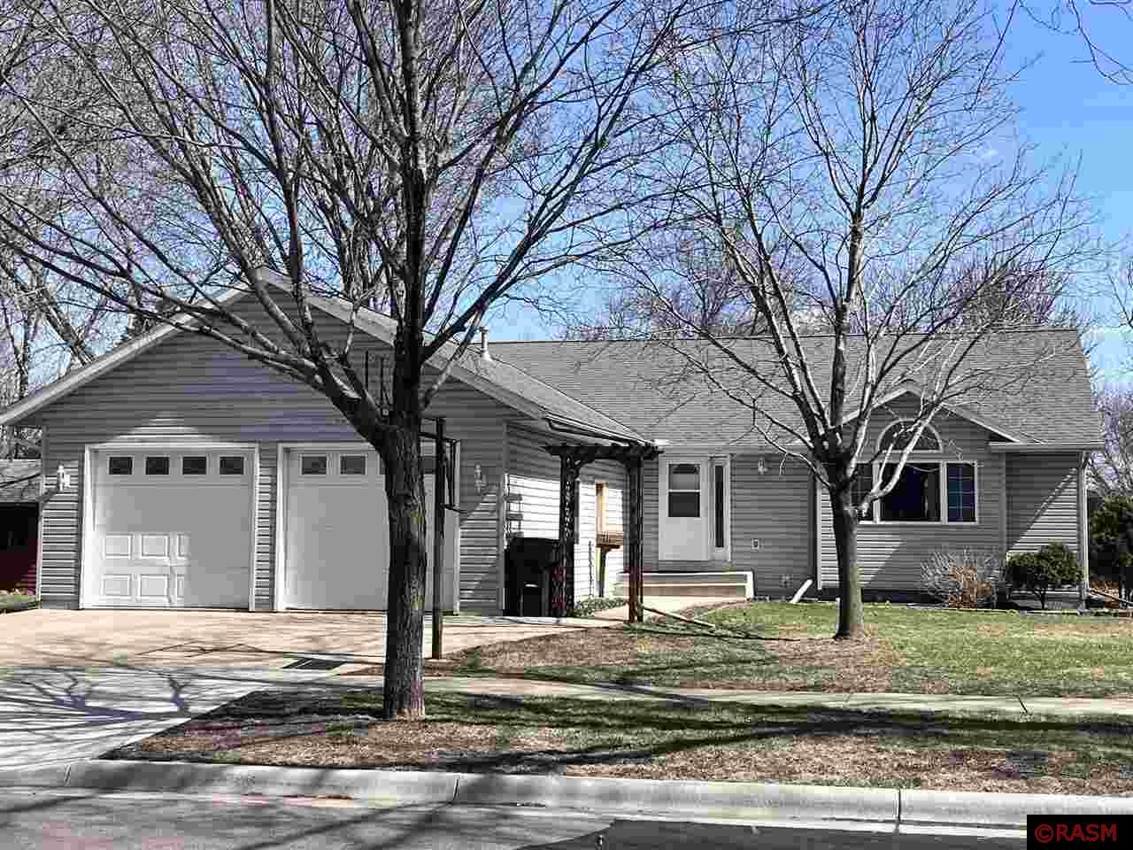 111 N 4th Street Saint Peter MN 56082 7037025 image1