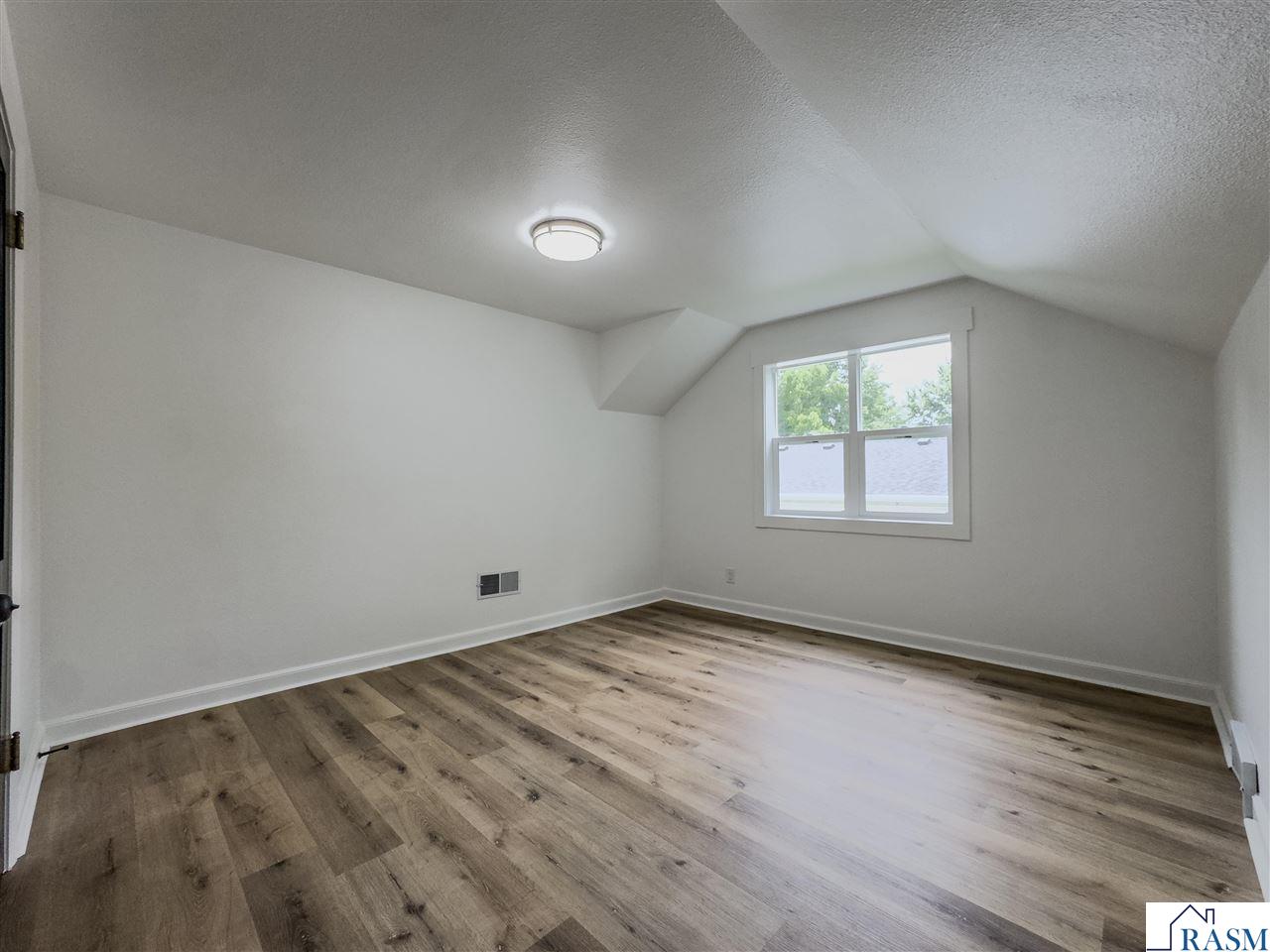1110 S Washington Avenue Saint Peter MN 56082 267040748 image21