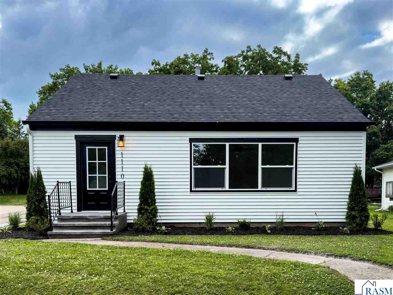1110 S Washington Avenue Saint Peter MN 56082 267040748 image3