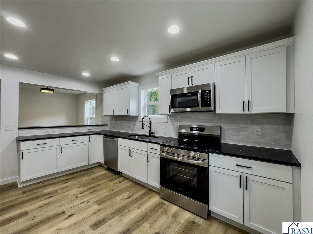 1110 S Washington Avenue Saint Peter MN 56082 267040748 image8