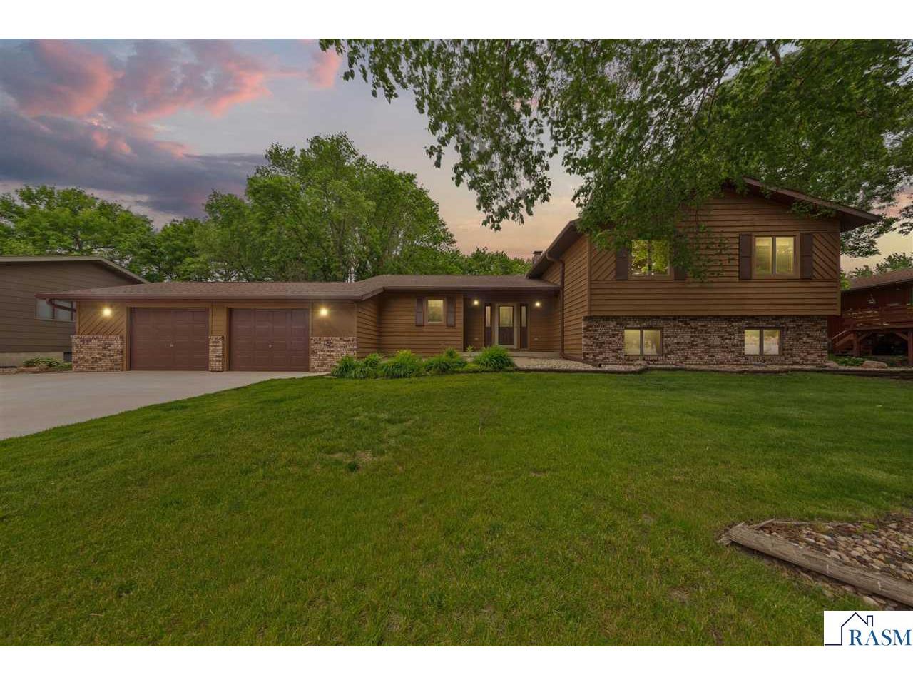 1139 N 10th Street Saint James MN 56081 267040476 image32