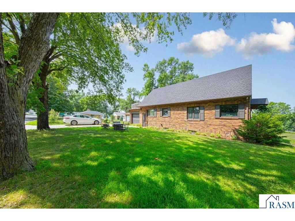 116 E Clinton Street Arlington MN 55307 267040993 image3