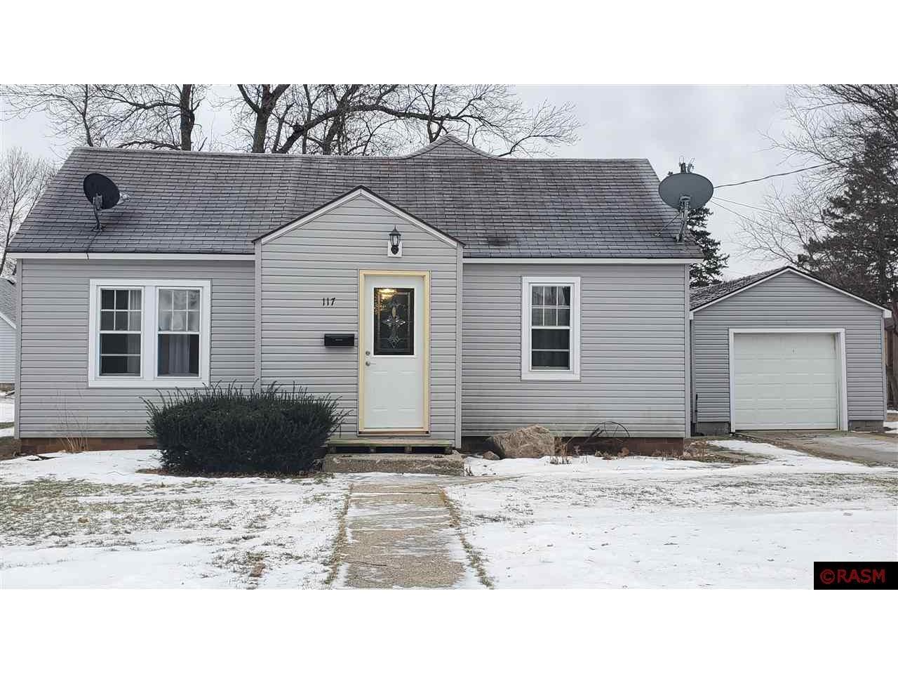 117 SE Remmele, Sleepy Eye, MN 56085 MLS 7028801 Edina Realty