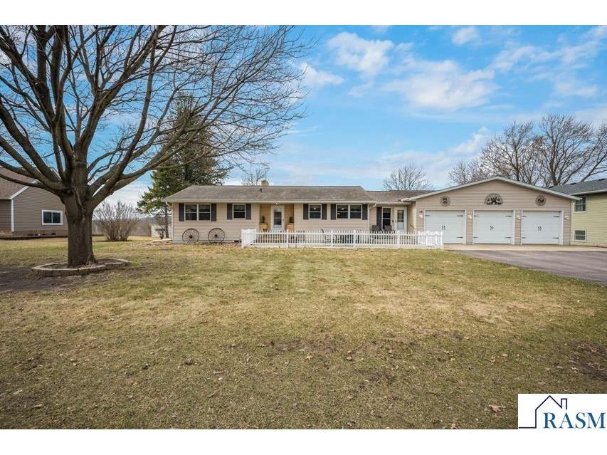 12 Elm Boulevard Blue Earth MN 56013 7039775 image1