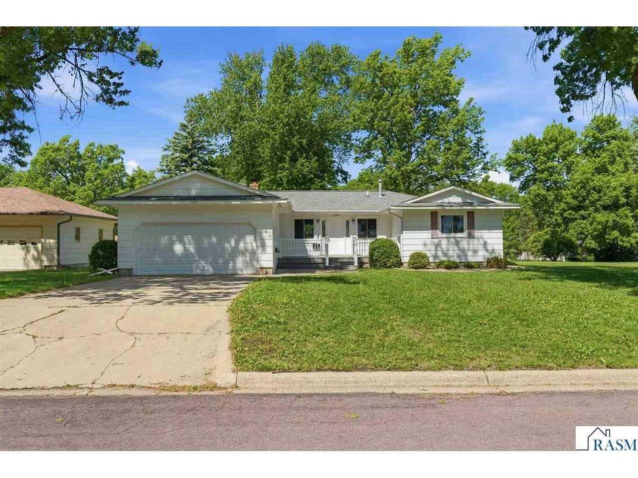 1224 S Ramsey Street Blue Earth MN 56013 7039490 image1