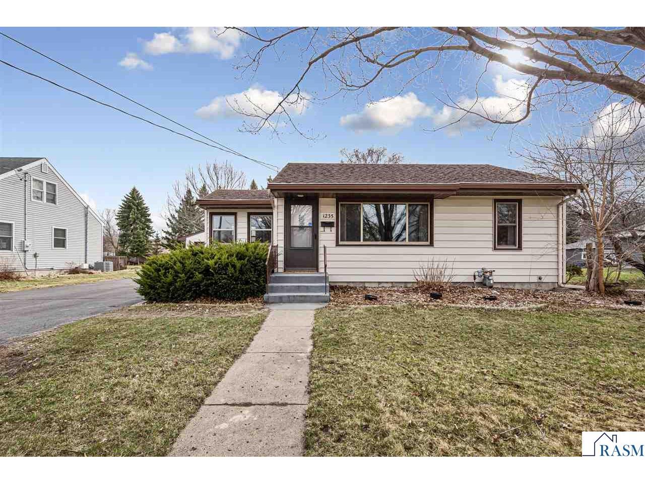1235 E Main Street Mankato MN 56001 7039793 image1
