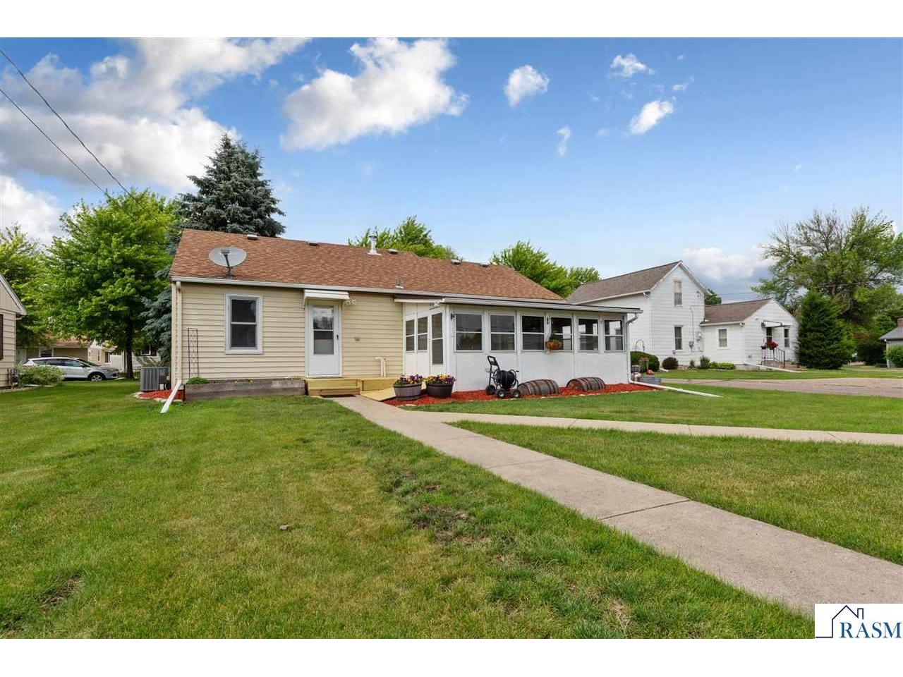1235 Marsh St Mankato MN 56001 267040647 image38