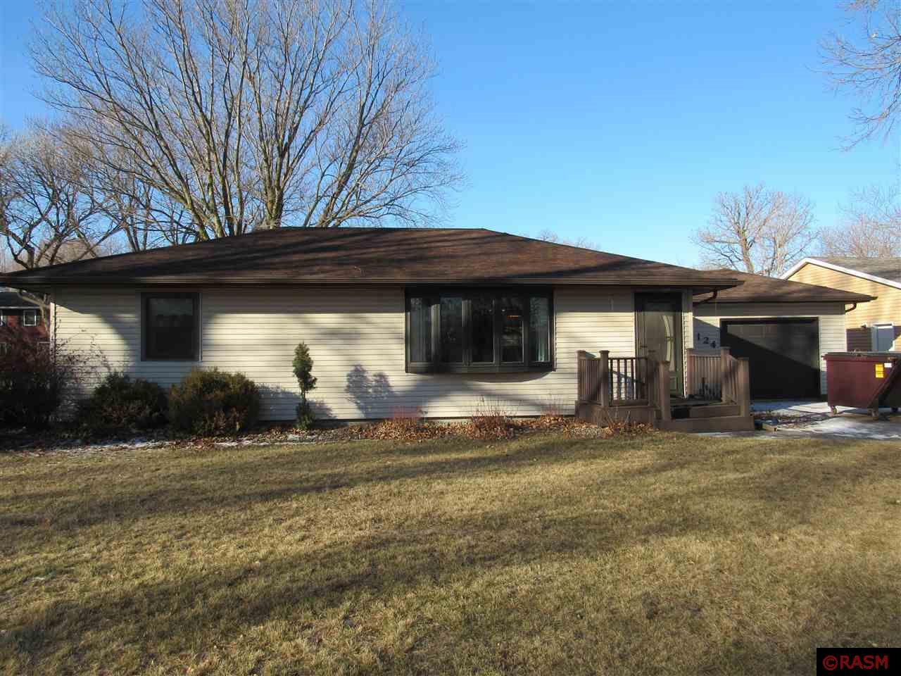 124 W Circle Drive Blue Earth MN 56013 7028883 image1