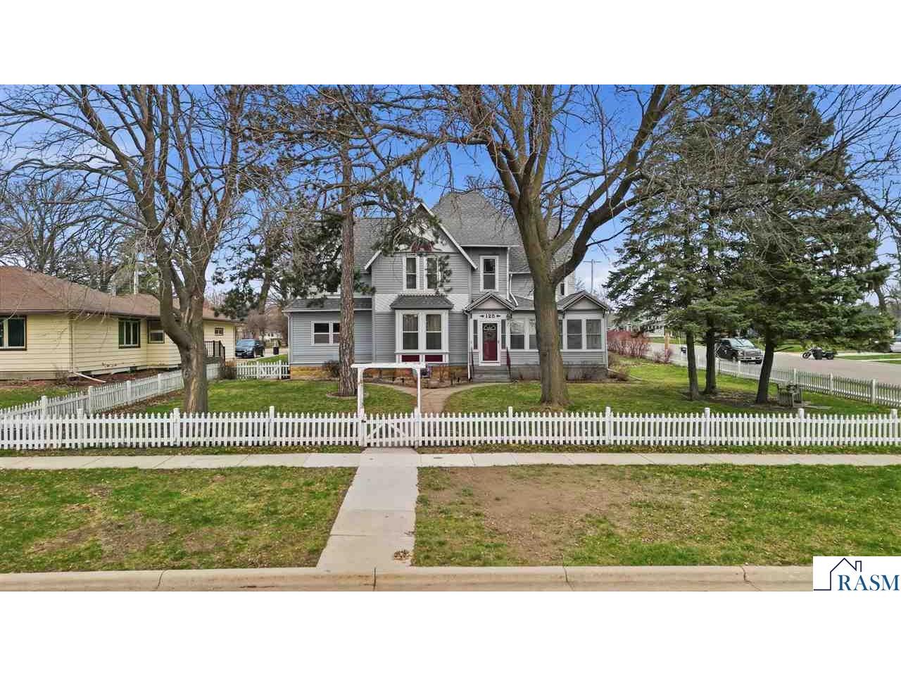 125 E 2nd Street Blue Earth MN 56013 7039907 image2