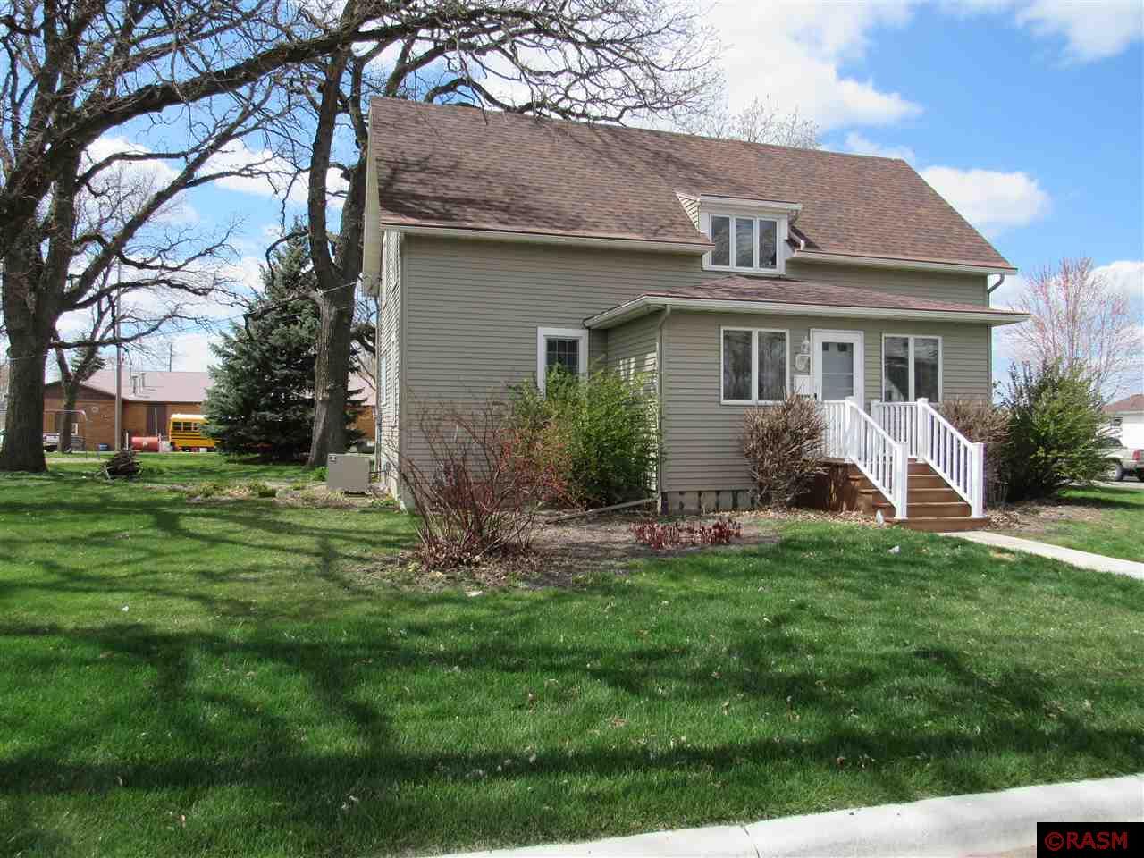 129 N Sailor Street, Blue Earth, MN 56013 MLS 7026761 Edina Realty