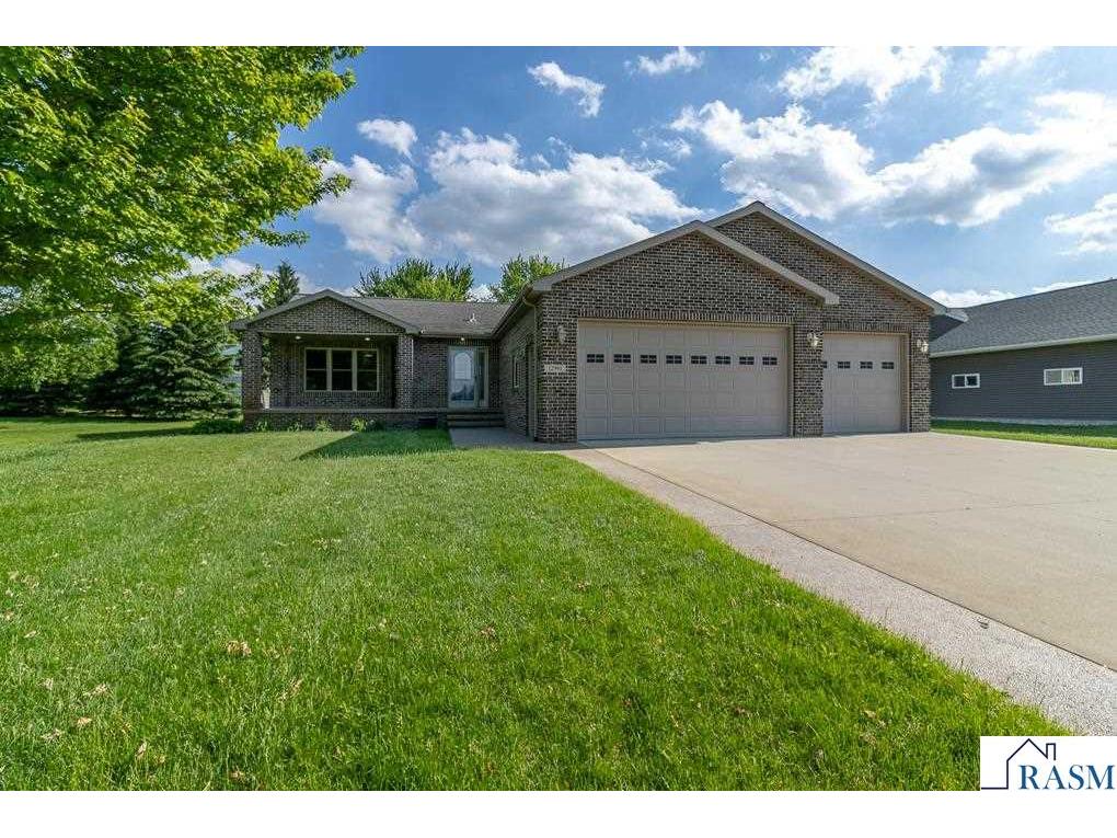 12991 Meadow Creek Drive New Ulm MN 56073 267040484 image1
