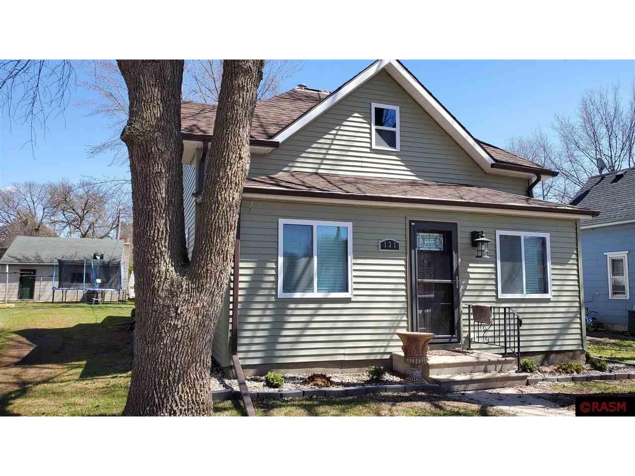 131 NE 5th Avenue, Sleepy Eye, MN 56085 MLS 7032152 Edina Realty