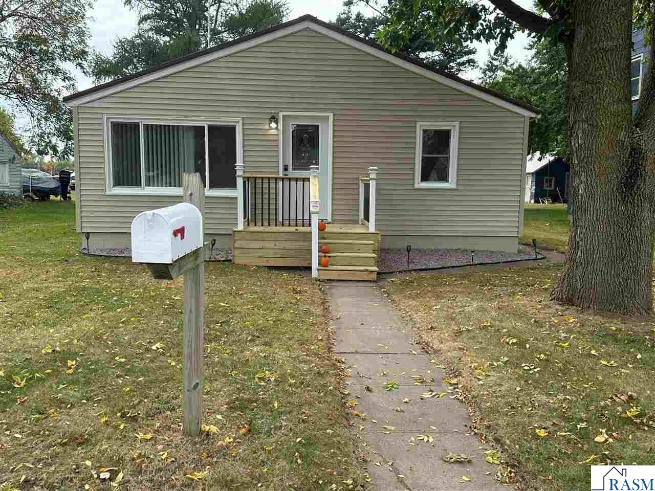 1318 N 10th Avenue Saint James MN 56081 7039122 image1