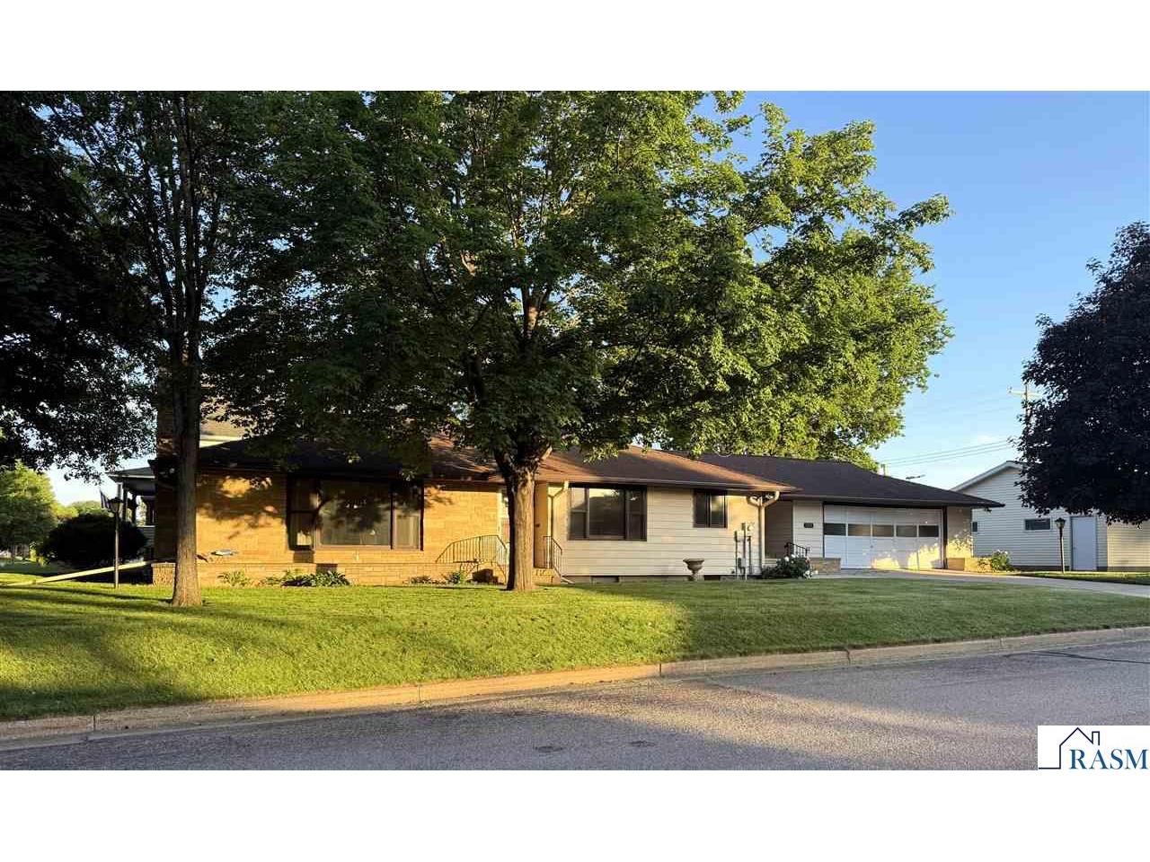1327 N Minnesota Street New Ulm MN 56073 267040471 image1