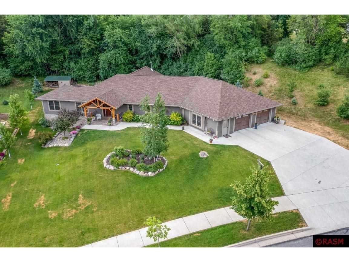 1339 Oak Street New Ulm Mn 56073 Mls 7026636 Edina Realty