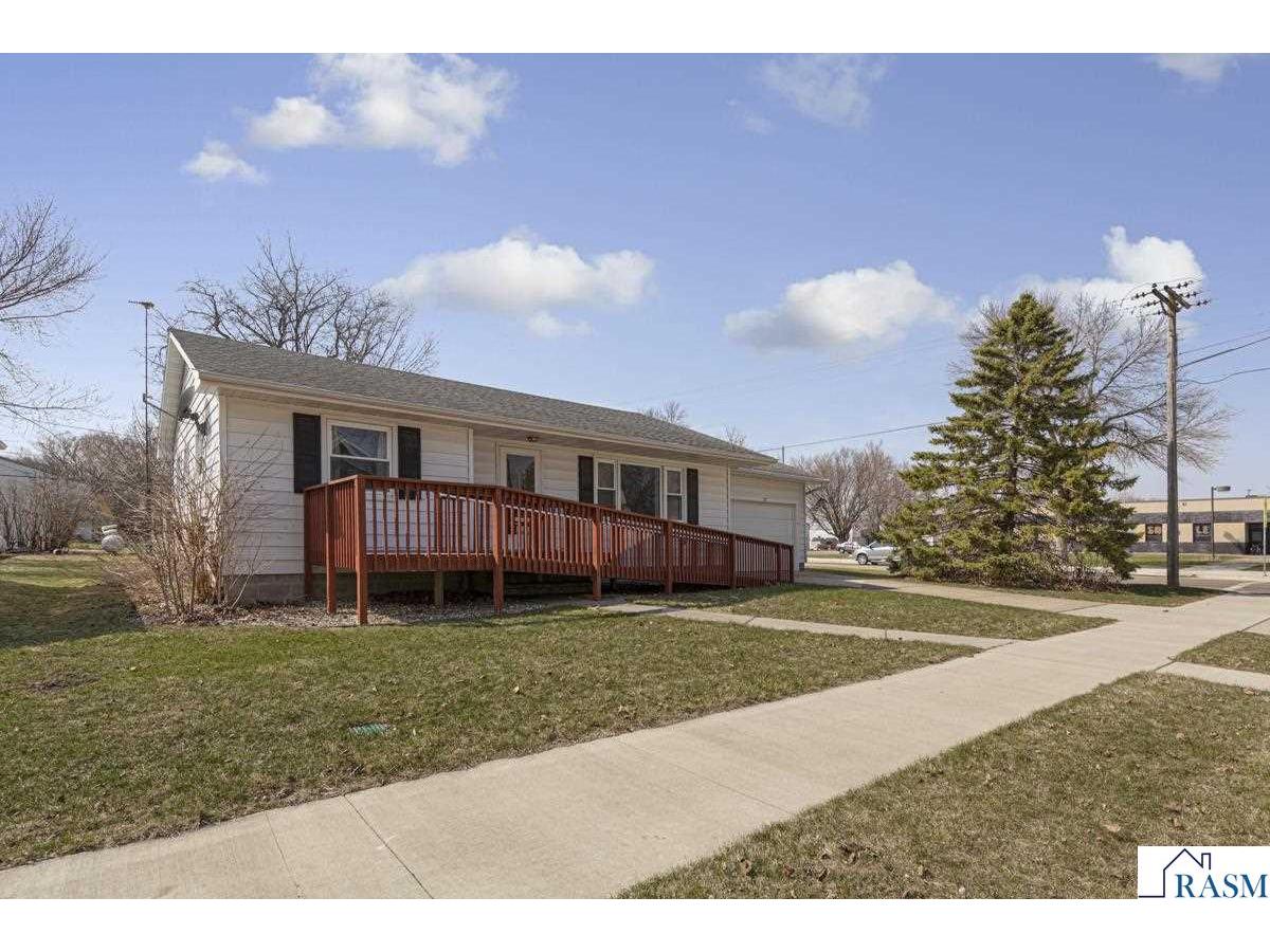 137 N 2nd Ave Waldorf MN 56091 7037712 image1