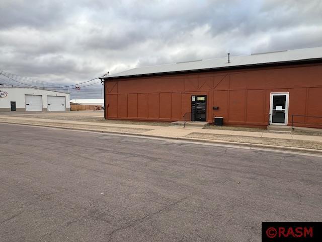 1401 S Broadway Street New Ulm MN 56073 7037159 image2