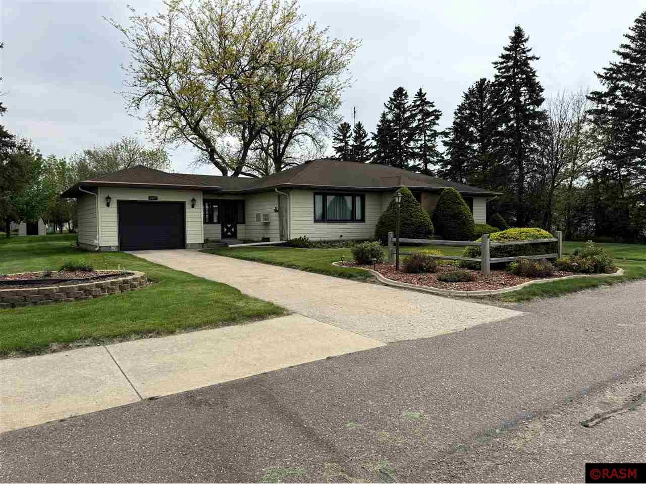 1421 US Highway 14 West New Ulm MN 56073 7034940 image1