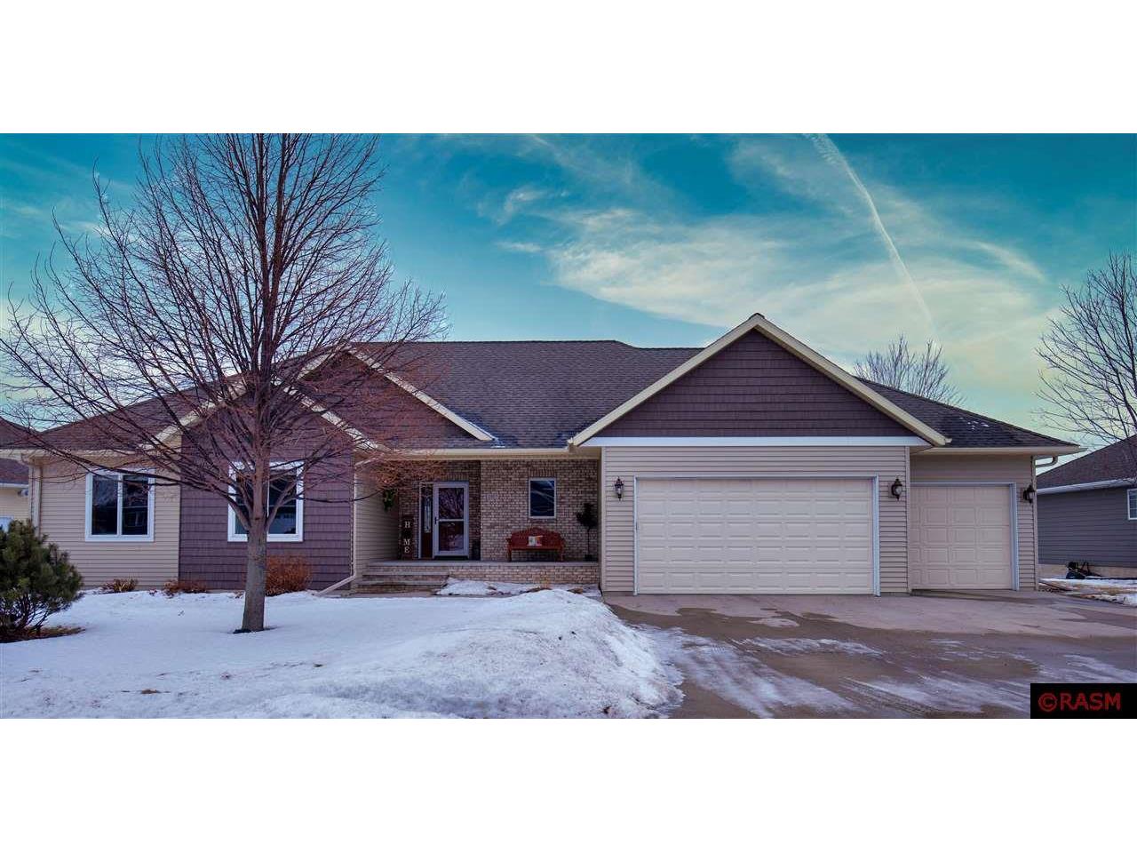 1437 N 11th Street New Ulm Mn 56073 Mls 7026267 Edina Realty