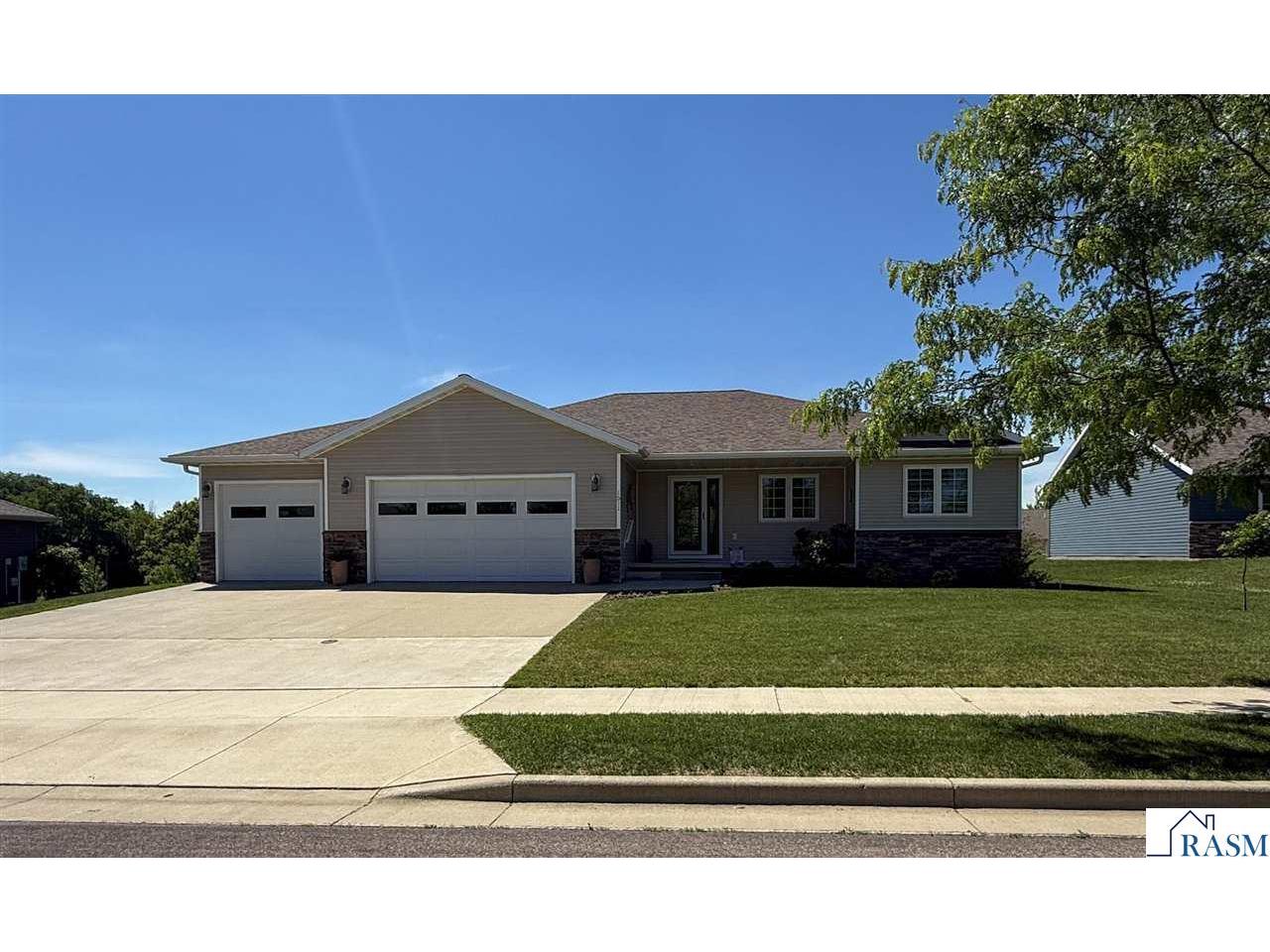 1511 Airport Road New Ulm MN 56073 267040512 image1