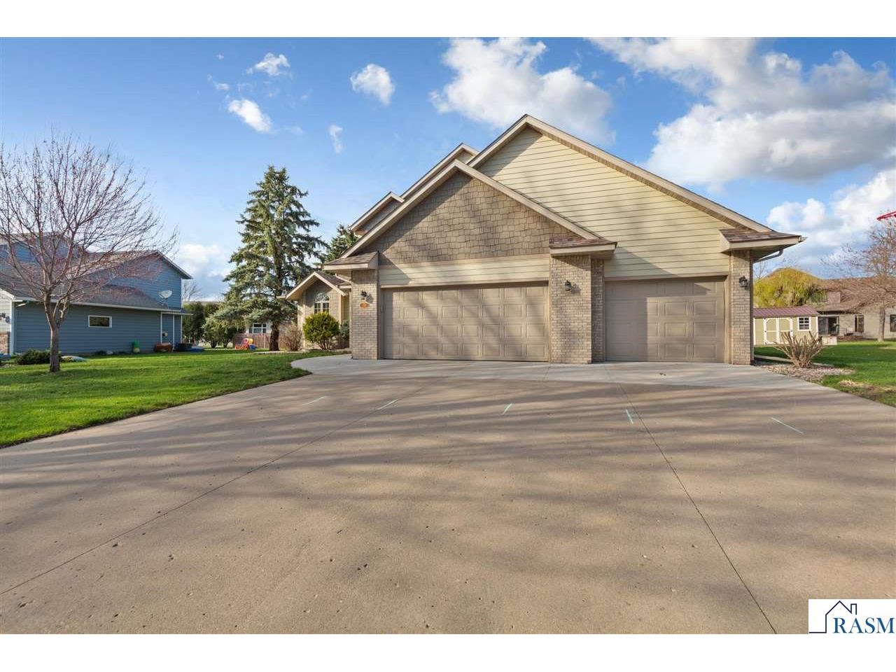1526 Castle Drive North Mankato MN 56003 7039991 image3