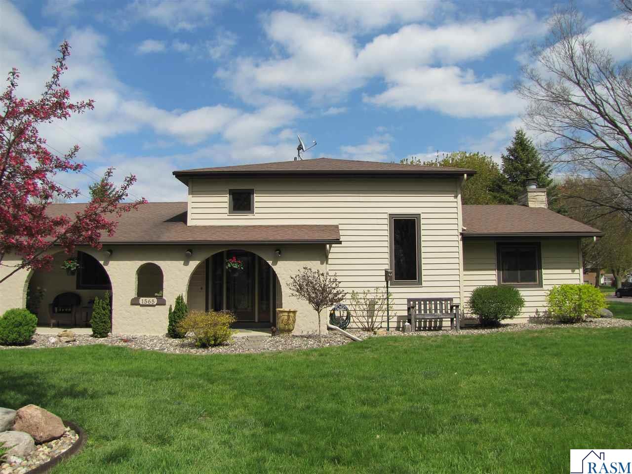 1565 Commerce Drive North Mankato MN 56003 7040202 image1