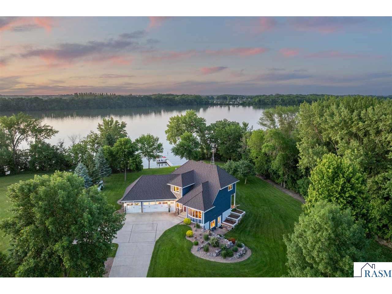 16 Lake Shore Drive Sherburn MN 56171 - Fox 267040526 image1