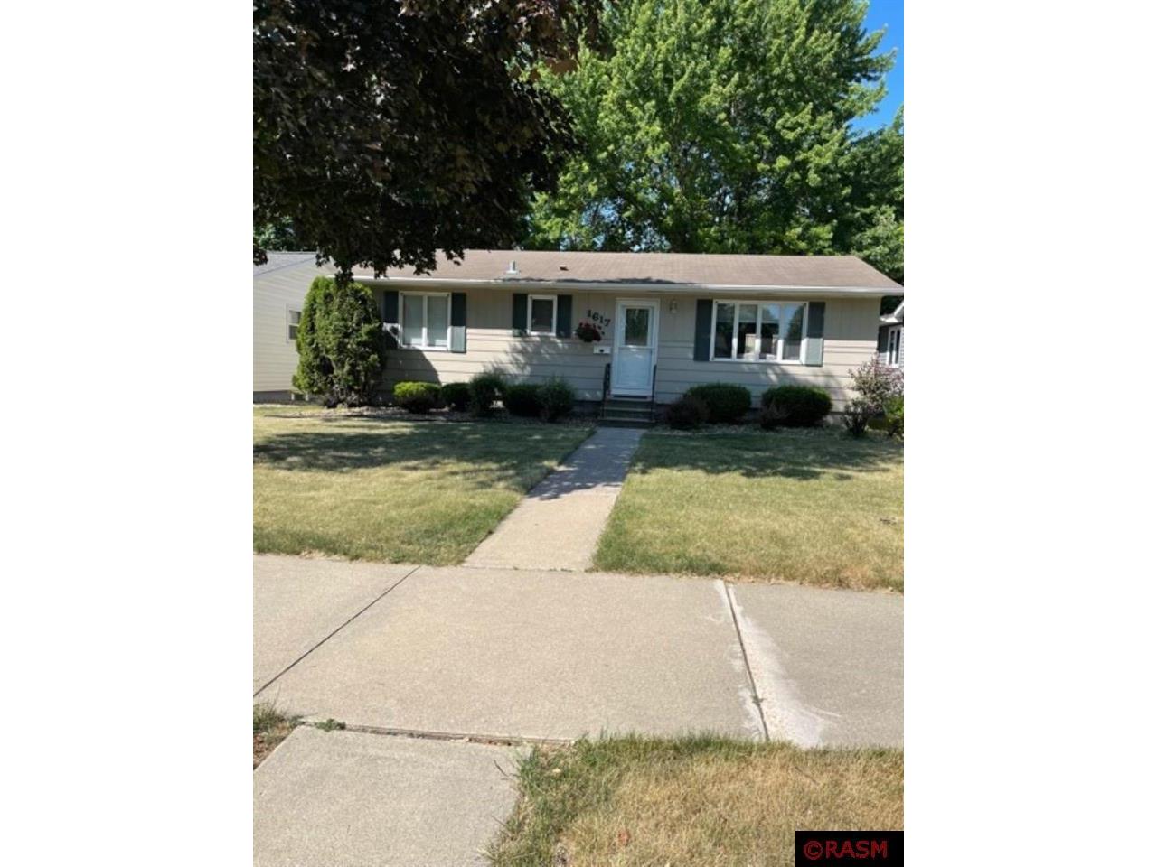 1617 Franklin St North, New Ulm, MN 56073 MLS 7027345 Edina Realty