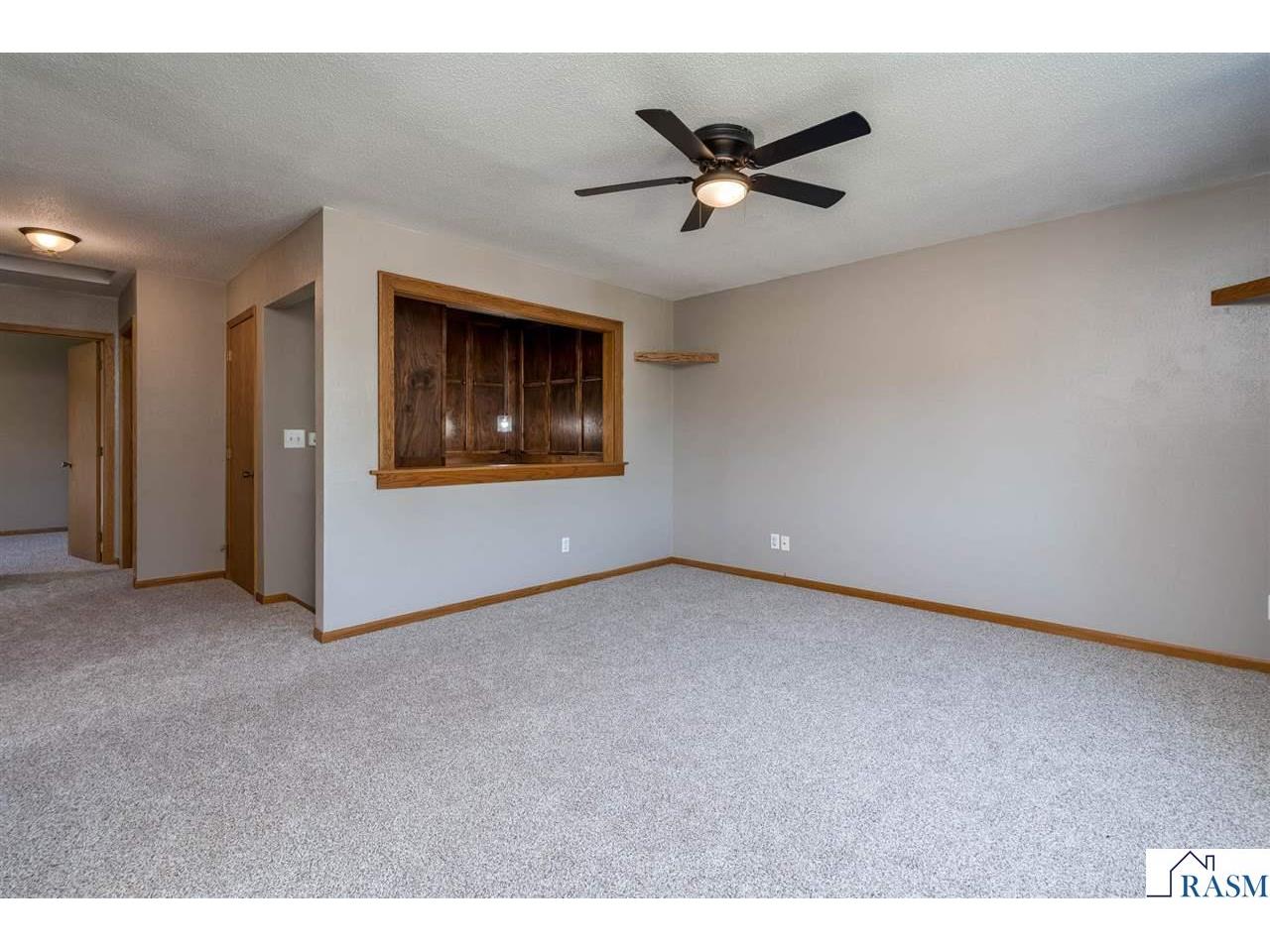 1655 Valley View Drive North Mankato MN 56003 267040884 image4