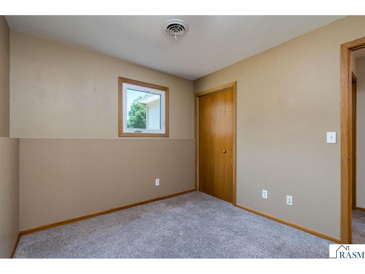 1655 Valley View Drive North Mankato MN 56003 267040934 image29