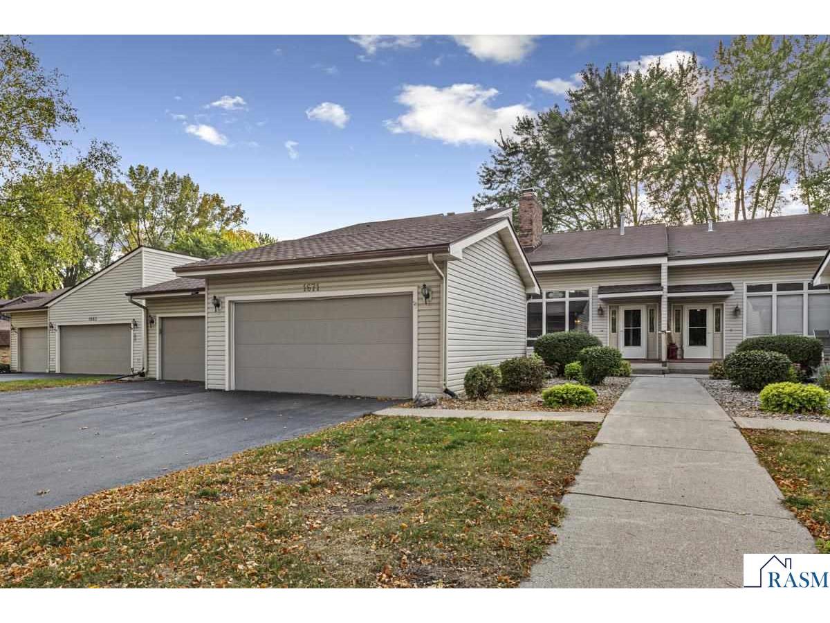 1671 Pleasant View Drive North Mankato MN 56003 7038751 image1