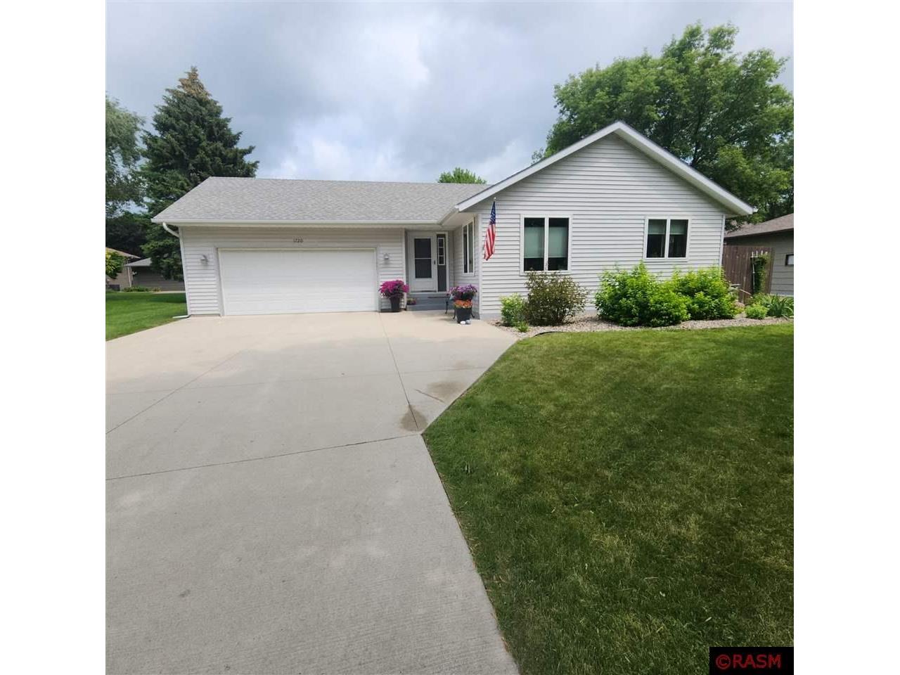 1720 Green Acres Drive North Mankato MN 56003 7035485 image1
