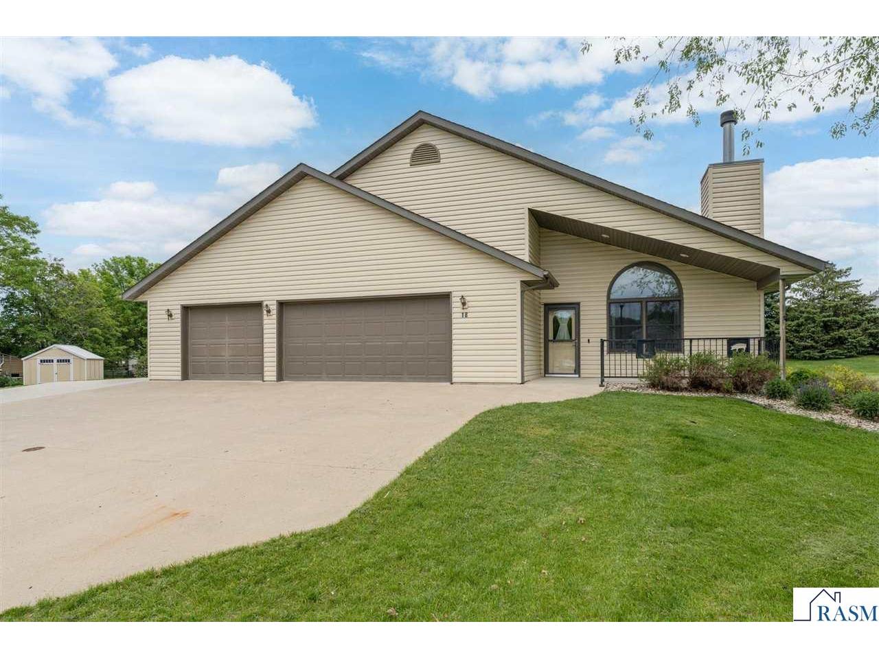 18 Columbia Court North Mankato MN 56003 7040432 image1