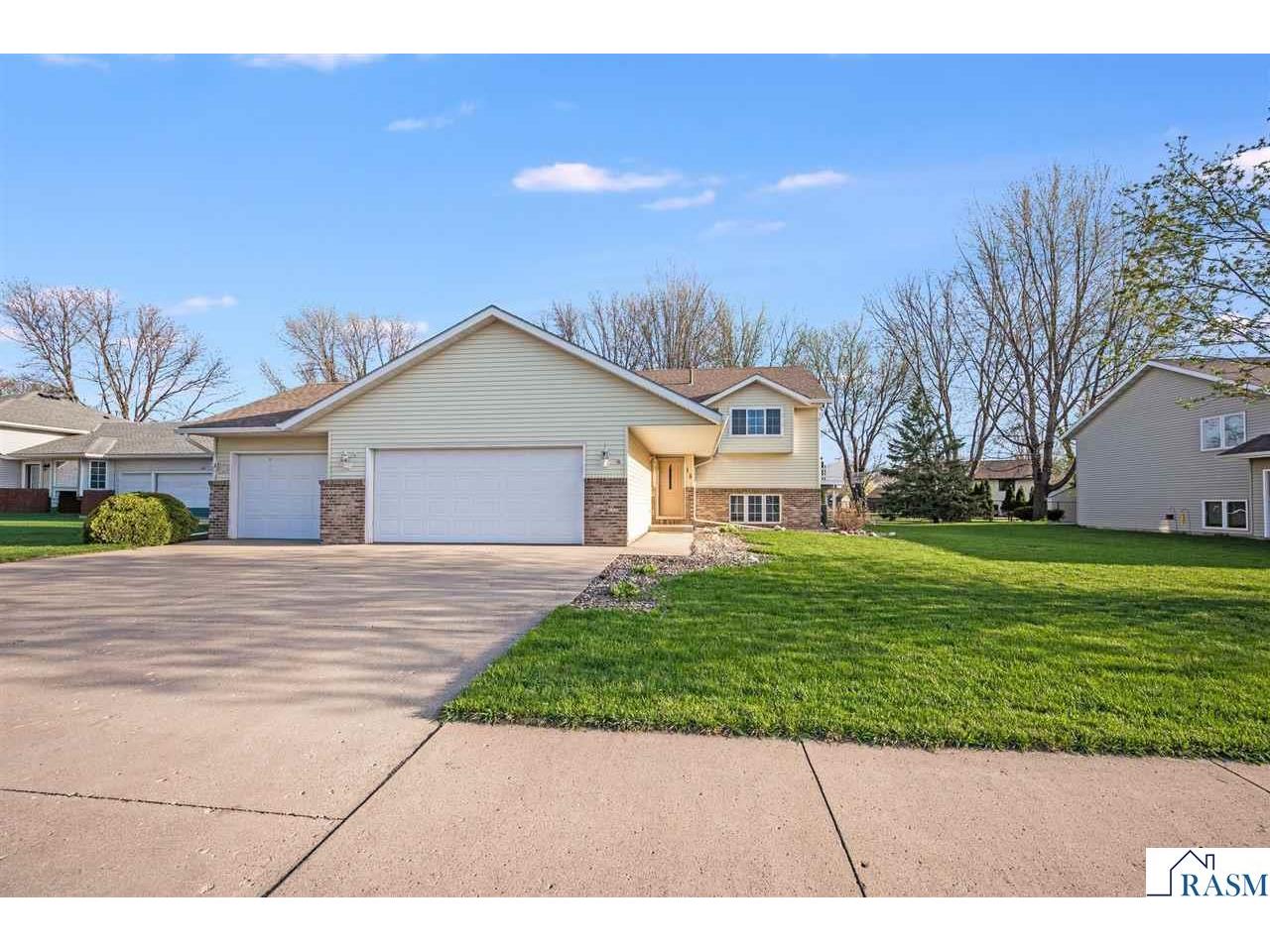 18 La Mar Court North Mankato MN 56003 7040066 image1