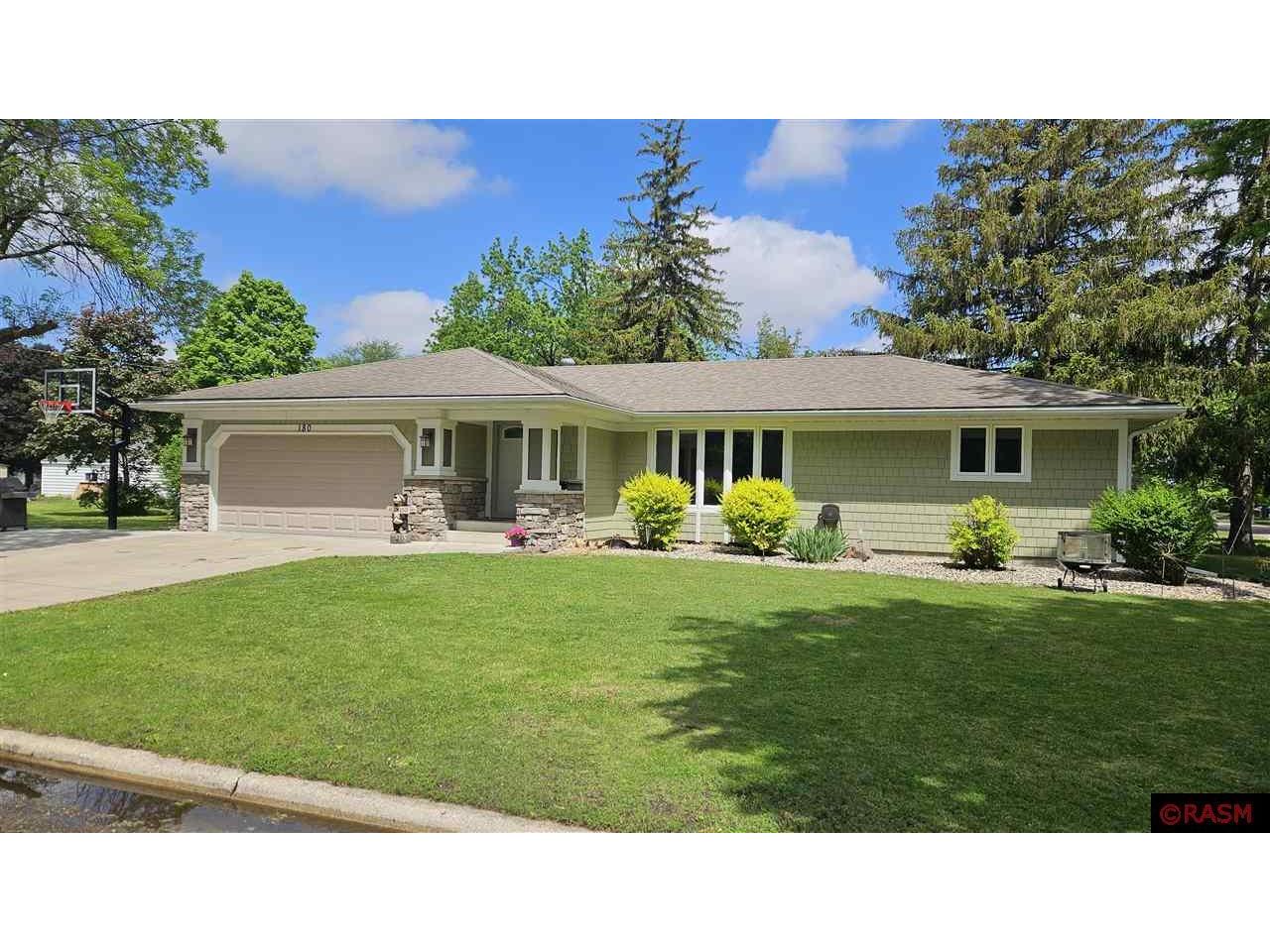 180 E Solberg Street Le Center MN 56057 7034983 image1