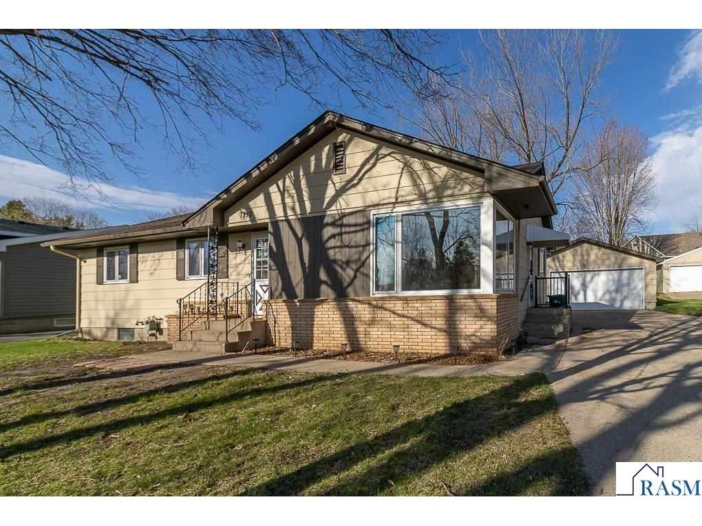 1810 N Garden Street New Ulm MN 56073 7039847 image1