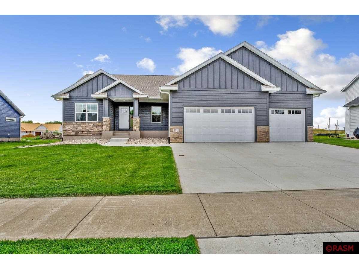 1811 Raymond Drive North Mankato MN 56003 7032970 image1