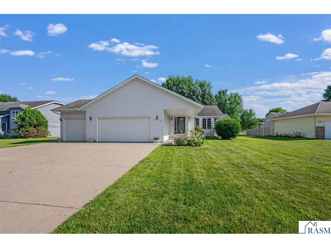 19 La Mar Court North Mankato MN 56003 267040932 image1