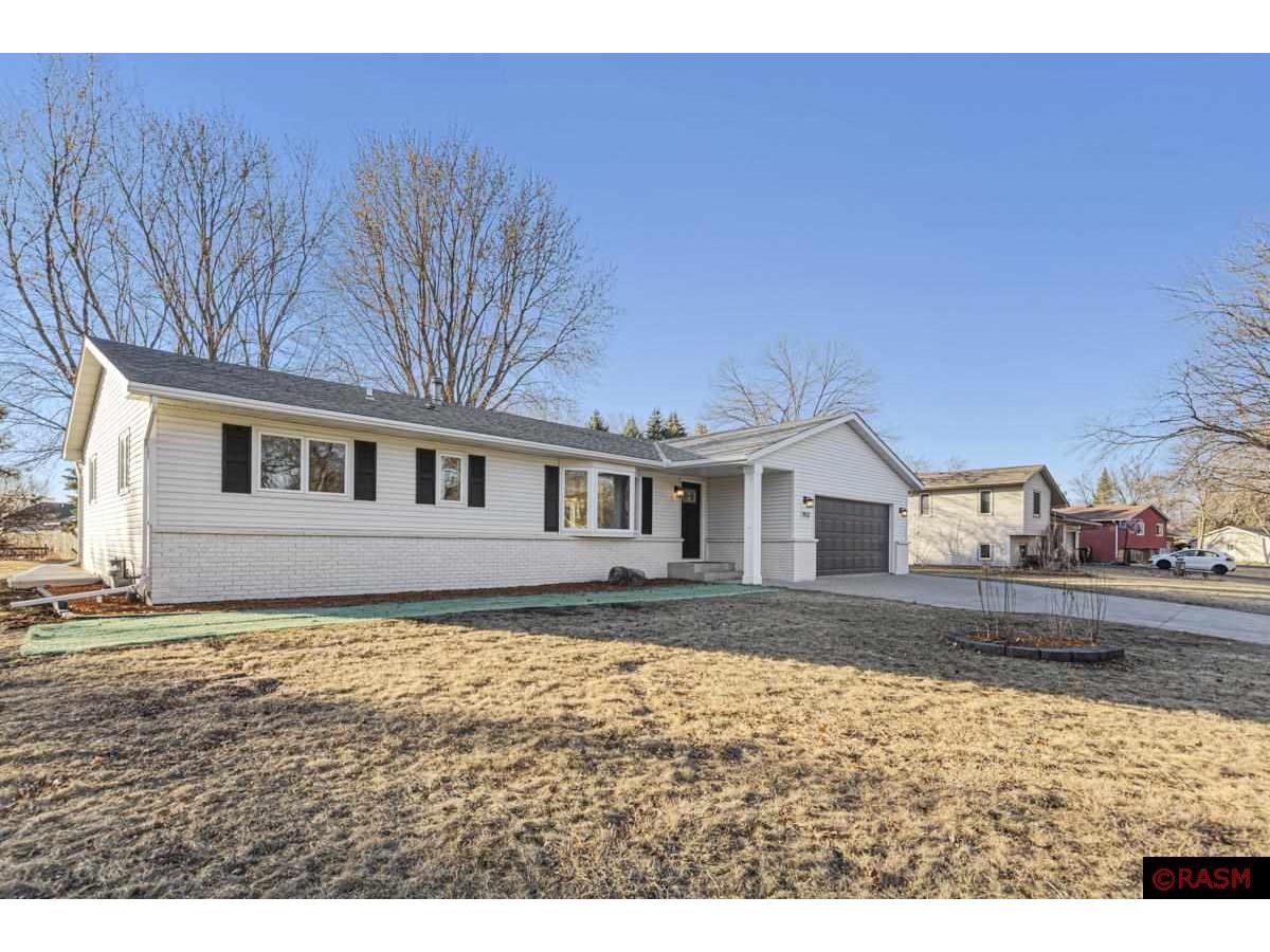 1932 Howard Drive North Mankato MN 56003 7037379 image1