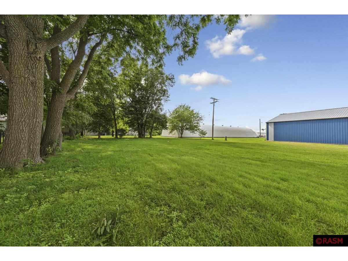 20 S Renville Street Winthrop MN 55396 7038118 image19